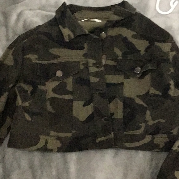 Cropped denim jacket - Picture 2 of 2